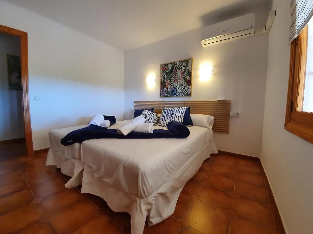 Ca'N Roser La Cabaneta 0*,